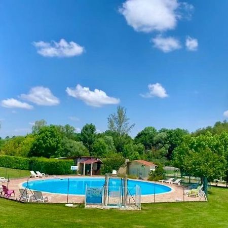Camping Familial Paisible Avec Piscine, Mobil Home , Chalet, Studio & Emplacement Nue Casties-Labrande Ngoại thất bức ảnh