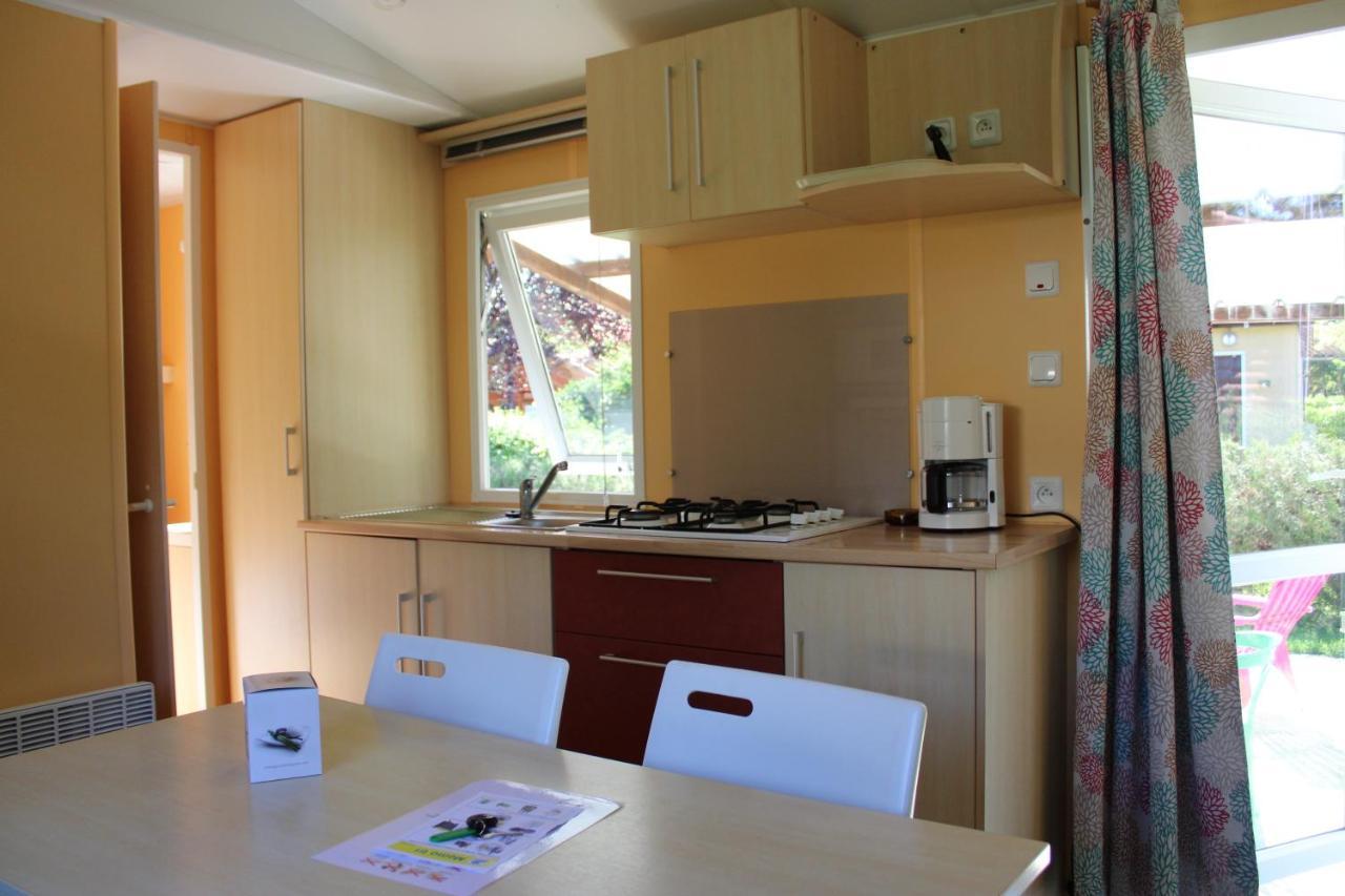 Camping Familial Paisible Avec Piscine, Mobil Home , Chalet, Studio & Emplacement Nue Casties-Labrande Ngoại thất bức ảnh
