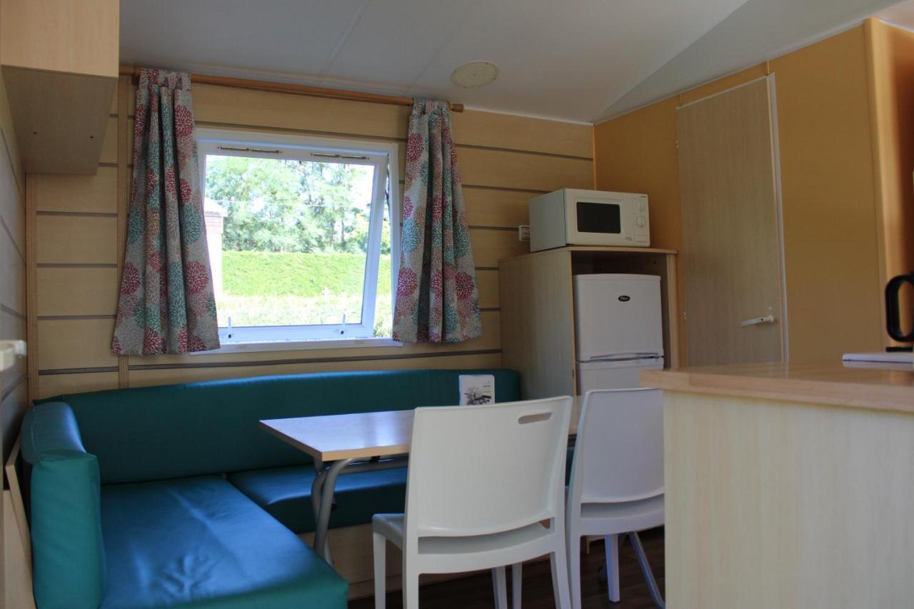 Camping Familial Paisible Avec Piscine, Mobil Home , Chalet, Studio & Emplacement Nue Casties-Labrande Ngoại thất bức ảnh