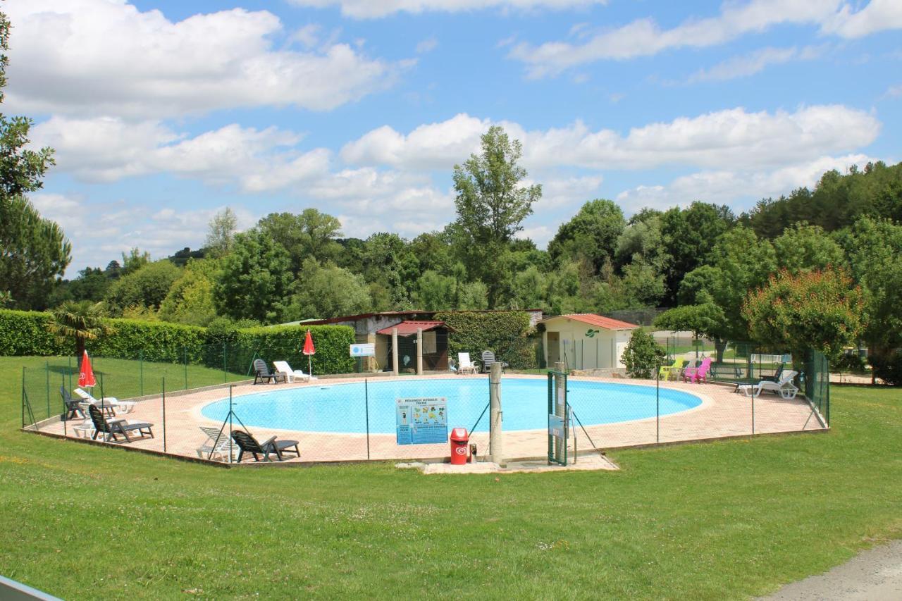 Camping Familial Paisible Avec Piscine, Mobil Home , Chalet, Studio & Emplacement Nue Casties-Labrande Ngoại thất bức ảnh