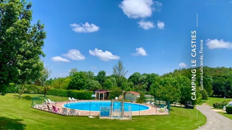 Camping Familial Paisible Avec Piscine, Mobil Home , Chalet, Studio & Emplacement Nue Casties-Labrande Ngoại thất bức ảnh