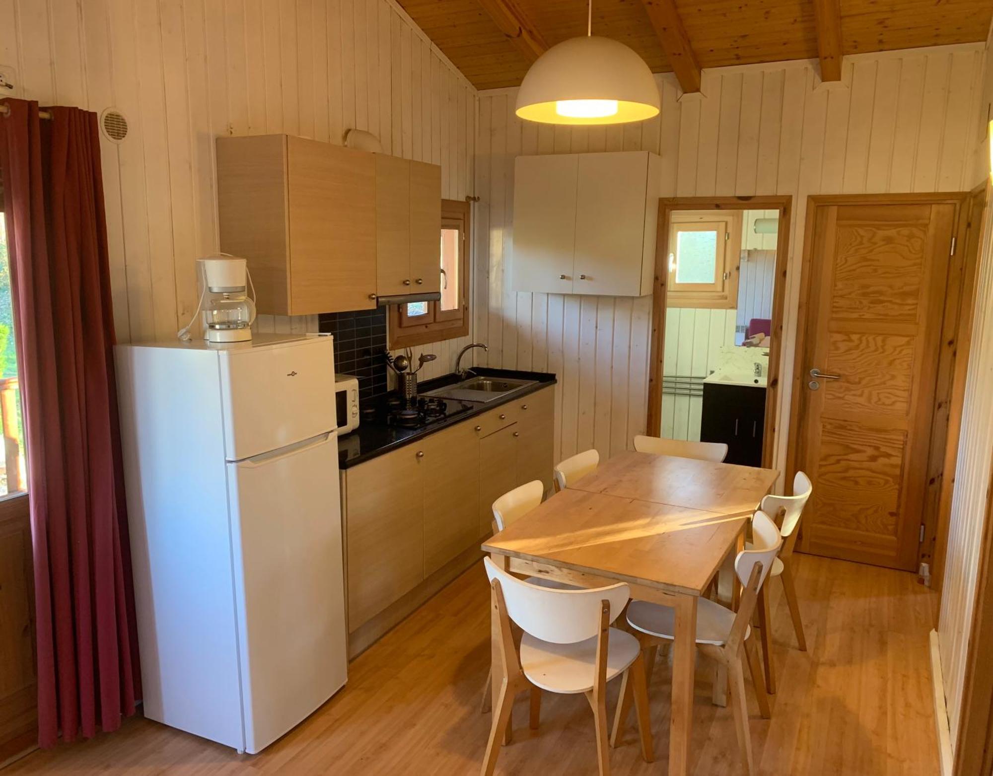 Camping Familial Paisible Avec Piscine, Mobil Home , Chalet, Studio & Emplacement Nue Casties-Labrande Ngoại thất bức ảnh