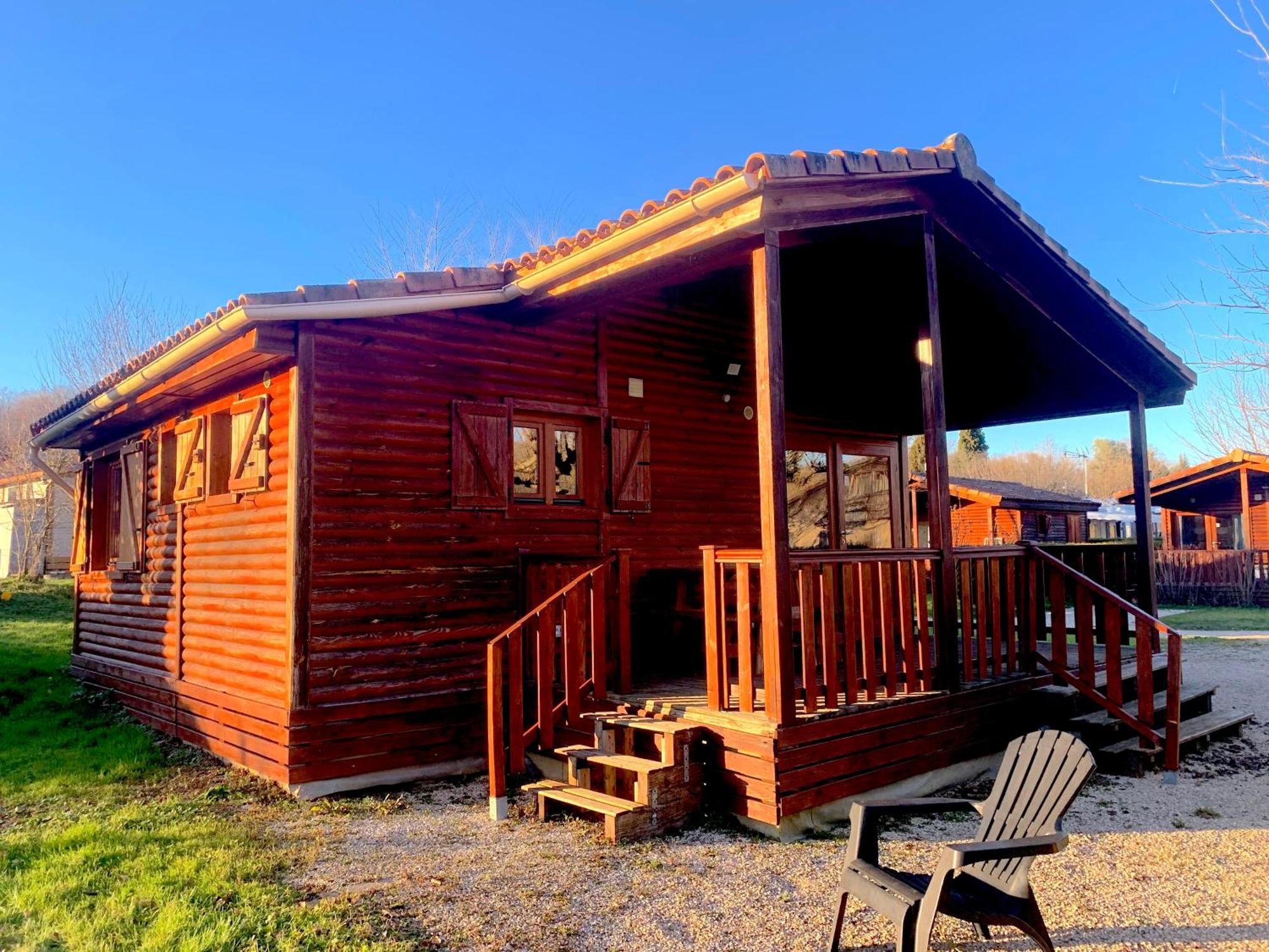 Camping Familial Paisible Avec Piscine, Mobil Home , Chalet, Studio & Emplacement Nue Casties-Labrande Ngoại thất bức ảnh