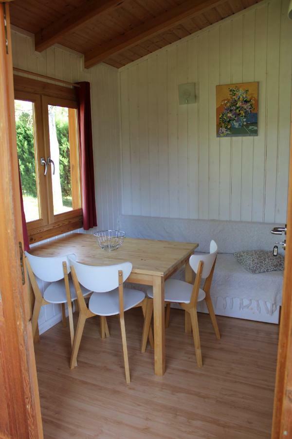 Camping Familial Paisible Avec Piscine, Mobil Home , Chalet, Studio & Emplacement Nue Casties-Labrande Ngoại thất bức ảnh