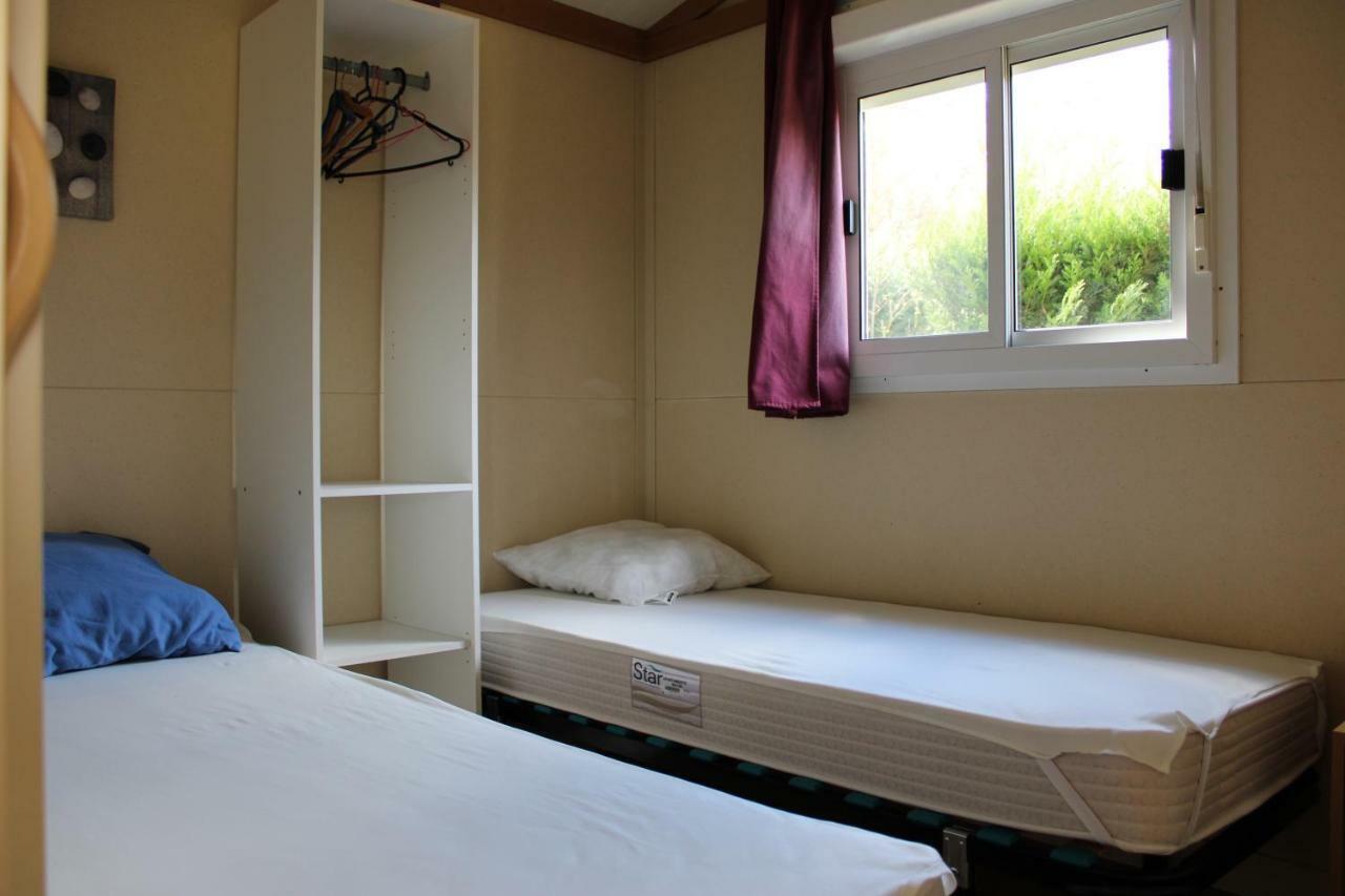 Camping Familial Paisible Avec Piscine, Mobil Home , Chalet, Studio & Emplacement Nue Casties-Labrande Ngoại thất bức ảnh