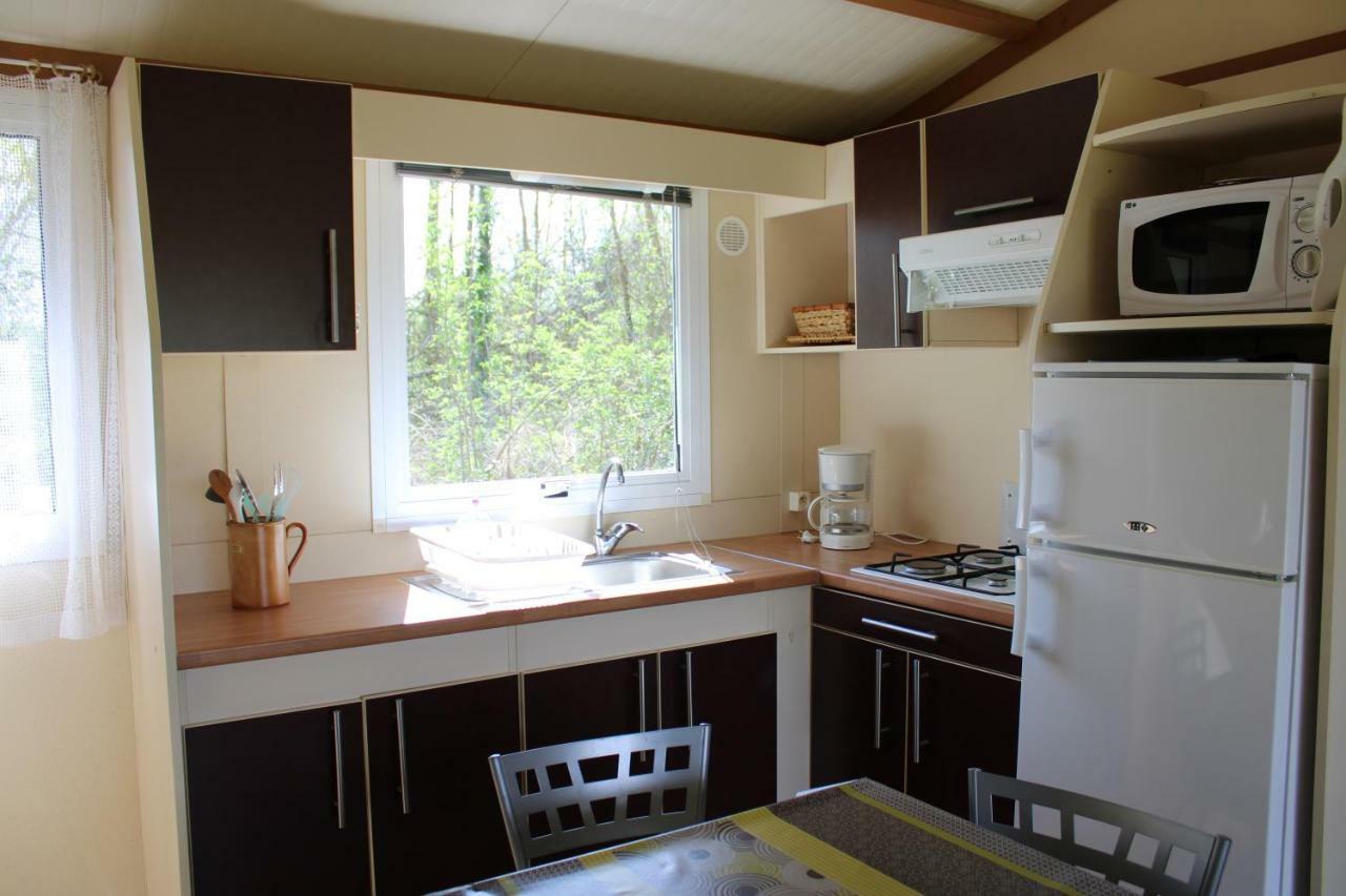 Camping Familial Paisible Avec Piscine, Mobil Home , Chalet, Studio & Emplacement Nue Casties-Labrande Ngoại thất bức ảnh