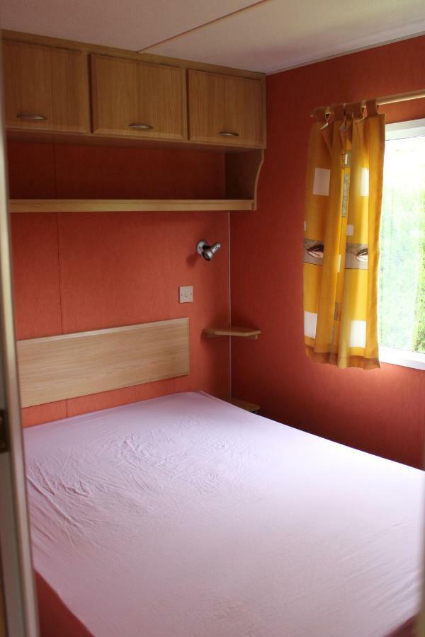 Camping Familial Paisible Avec Piscine, Mobil Home , Chalet, Studio & Emplacement Nue Casties-Labrande Ngoại thất bức ảnh
