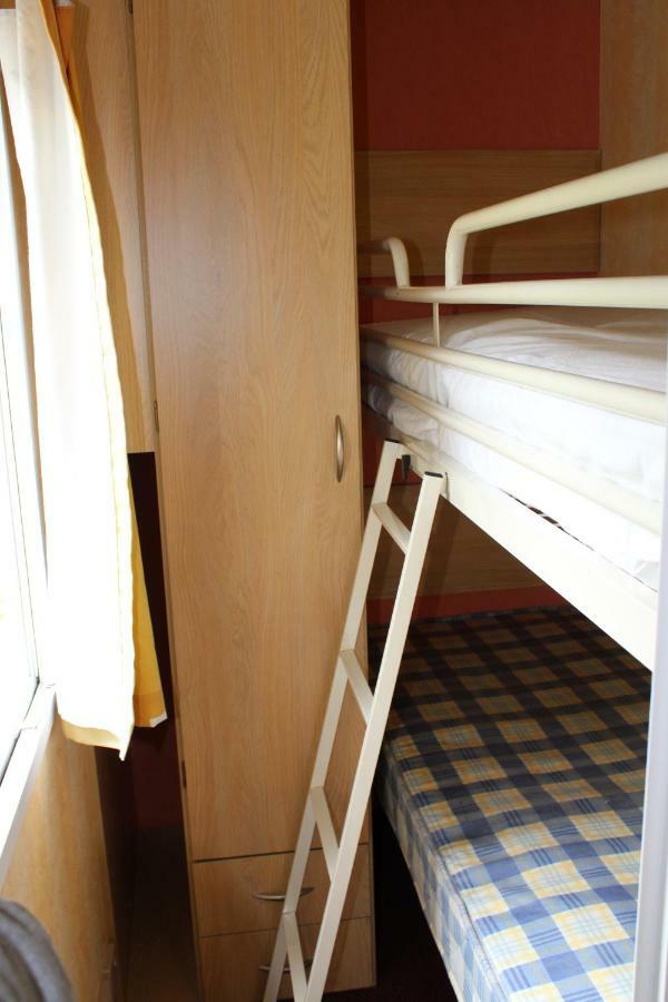 Camping Familial Paisible Avec Piscine, Mobil Home , Chalet, Studio & Emplacement Nue Casties-Labrande Ngoại thất bức ảnh